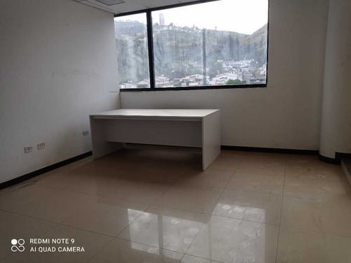 Imagen 4 de 11 de Alquilo Piso Industrial 1.710m2 Baruta 5295