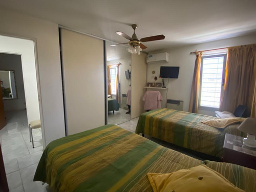 Venta Casa 3 Dormitorios - Fernández Oro - Barrio Piedras Blancas