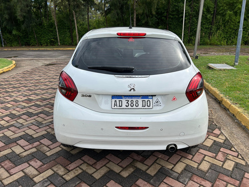 Peugeot 208 1.6 Allure Nav Tiptronic