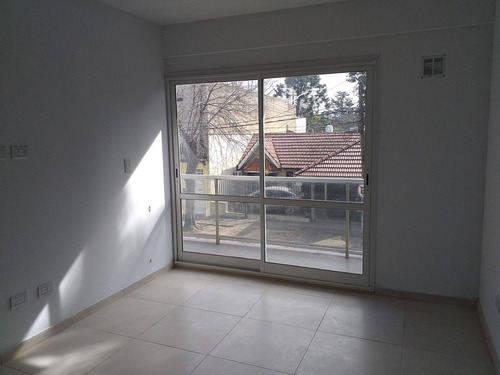 Imagen 3 de 10 de Departamento - Adrogue
