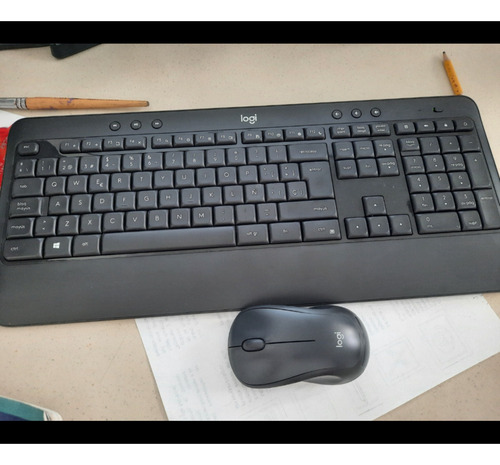 Kit Teclado Y Mouse Advanced Rf Inalámbrico Negro, Blanco
