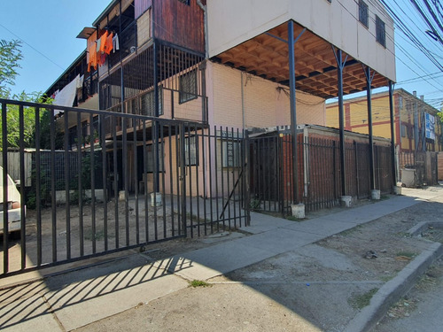 Poblacion Heroes De Iquique, Primer Piso