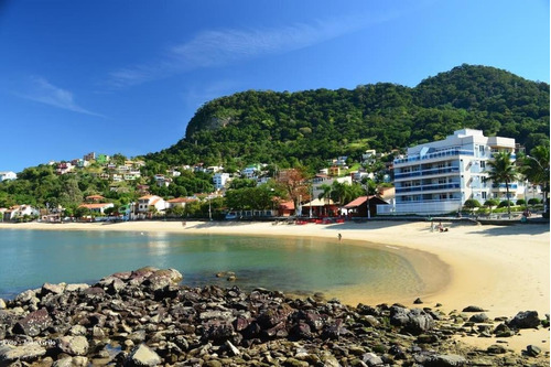 Alugo Casa Duplex Com 3 Quartos Em Ibicuí, Mangaratiba (na Rua Da Praia Principal)