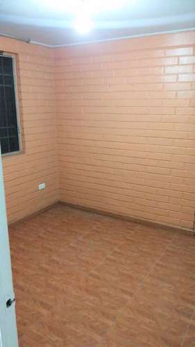 Casa En Venta De 3 Dorm. En Maipú