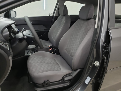 Imagem 8 de 15 de Hyundai Hb20s 1.6 Comfort Plus 2018 2019