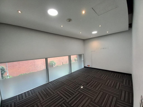 Oficina En Arriendo En Quinta Camacho. Cod A1002166