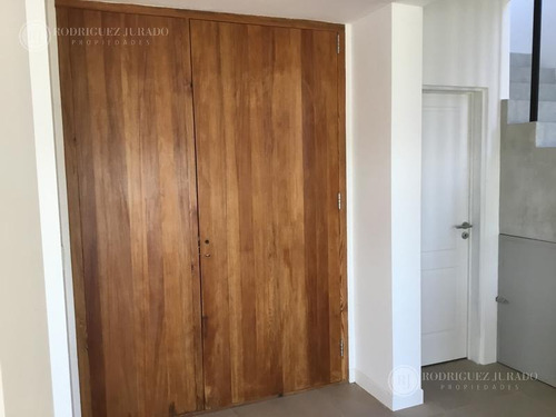 Imagen 23 de 30 de Casa A La Laguna De Excelentes Terminaciones - El Canton