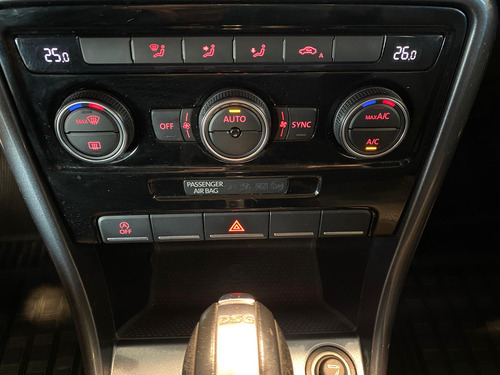 Volkswagen New Beetle 1.4t 3p At