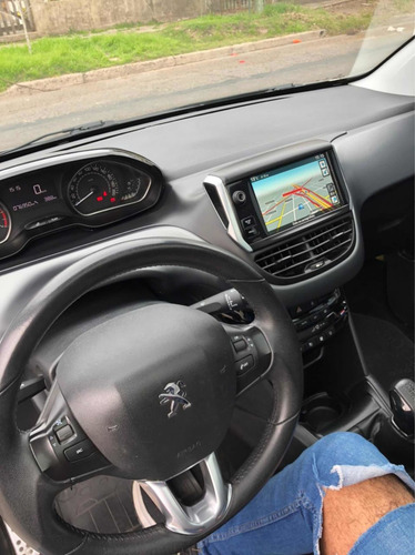 Peugeot 208 1.6 Feline 2014