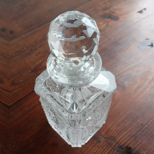 Licorera De Cristal Tallado (Usado)