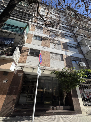 Departamento De 3 Ambientes Sobre Avellaneda En Floresta