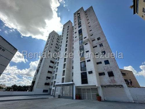 Apartamento En Venta En Los Chaguaramos, Con Cocina Actualizada Y Esplendida Vista 25-16072