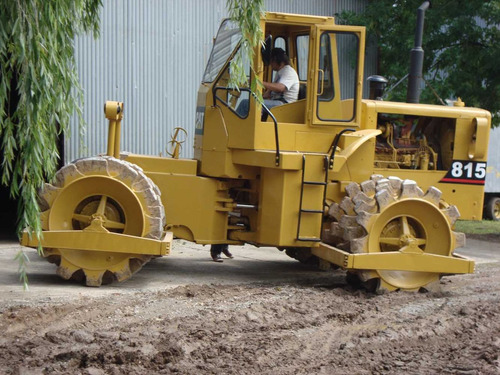 Imagen 2 de 2 de Compactador Pata De Cabra Caterpillar 815