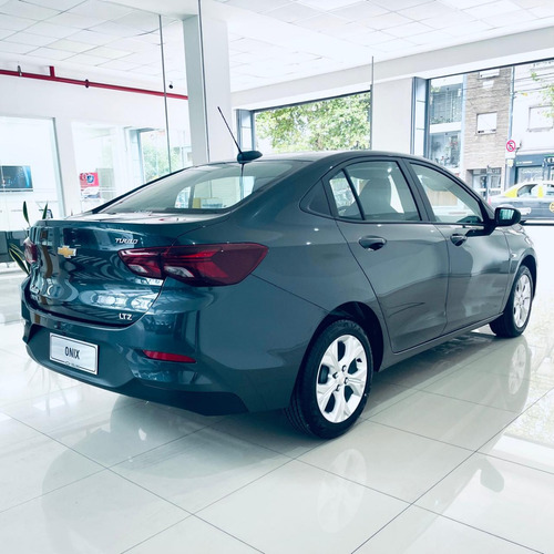 Chevrolet Onix plus LTZ 1.0T MT