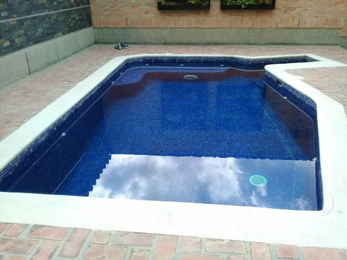 Imagen 7 de 10 de Piscinas: Construcción, Mantenimiento, Químicos Y Equipos