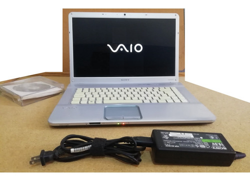 Laptop Sony Vaio Pcg-7171.p Gris Plata Con Mouse Bluetooth