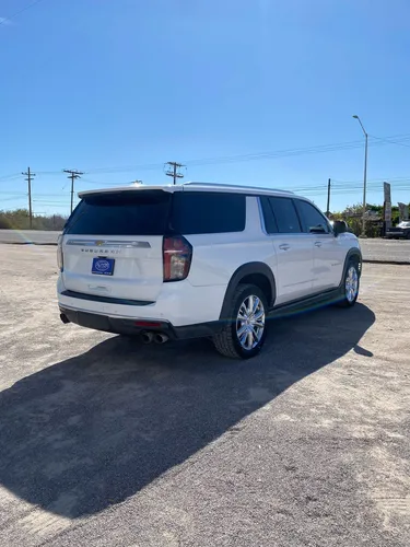 Chevrolet Suburban 5p High Country V8/6.2 Aut