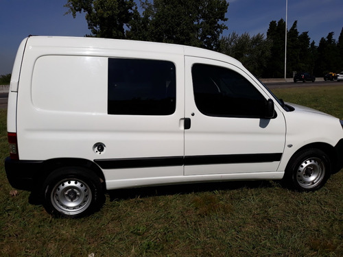 Imagen 8 de 14 de Peugeot Partner 1.4 Furgon Presence Aa