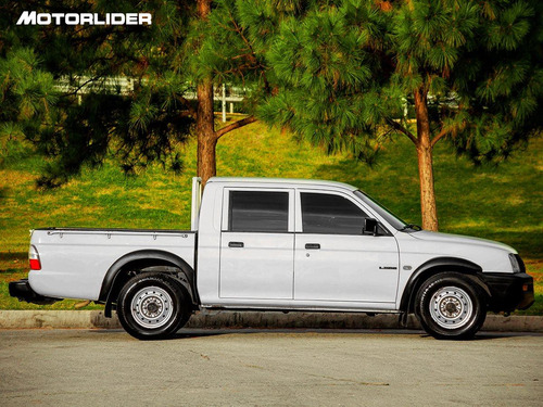 Mitsubishi L200 New 2.5 Diesel 4x2 | Permuta / Financia