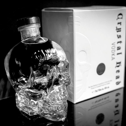 Imagen 4 de 10 de Vodka Crystal Head 1750ml Botellon En Estuche