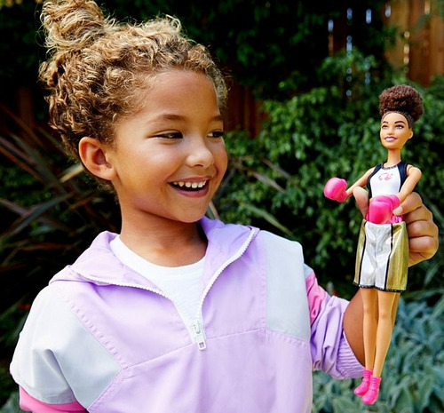 Boneca Barbie Colecionável Morena Com Cabelo Black Power Quero Ser Profissões Atleta Lutadora De Boxe Boxeadora - Mattel Brinquedos