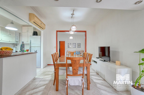 Casa En Venta En Olivos 4 Ambientes, 2 Dormitorios Con Vestidor, Patio Propio. A 2 Cuadras De Av.