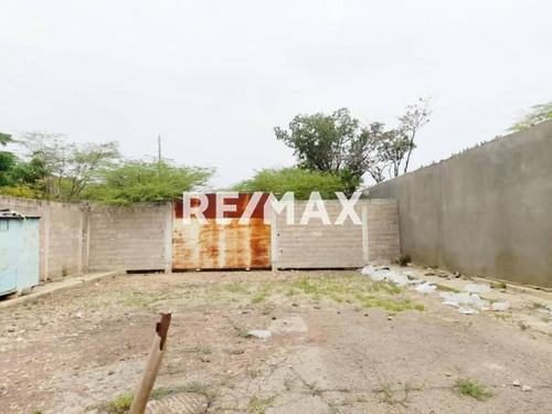 Re/max Acción - Se Vende Amplio Terreno En Excelente Ubicación