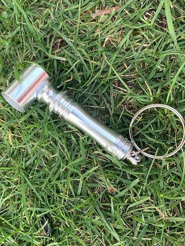 Imagen 2 de 7 de Pipa Metal Llavero