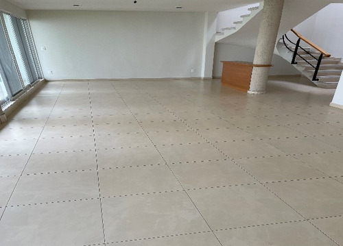 Imagen 3 de 14 de Gran Jardín Muy Amplia