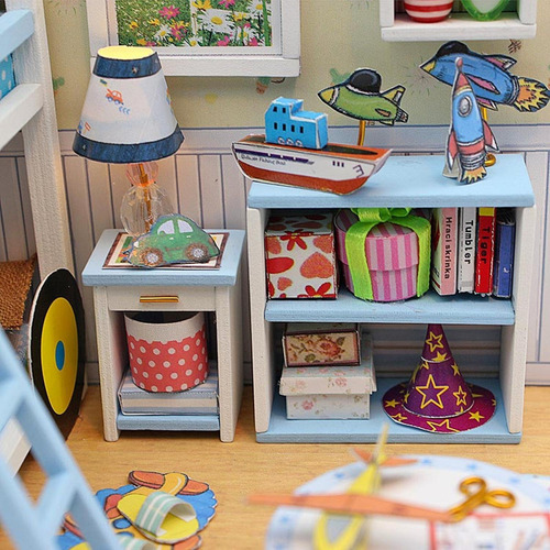 Charles's Room Mini Casita Armable Con Caja Exhibidor Hongda
