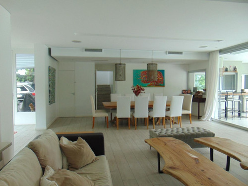 Imagen 5 de 30 de Moderna Casa En Venta 4 Dormitorios. Las Lomas-jockey. San Isdro