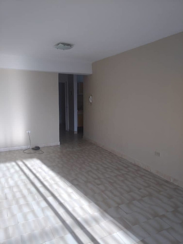 Imagen 7 de 8 de Apartamento En Alquiler En El Bosque Las Delicias Maracay