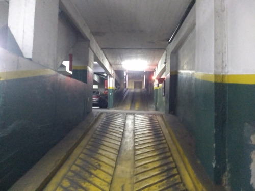 Excelente Cochera Zona Facultades