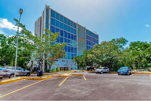 Oficna En Venta En Humana Workcenter, Playa Del Carmen.