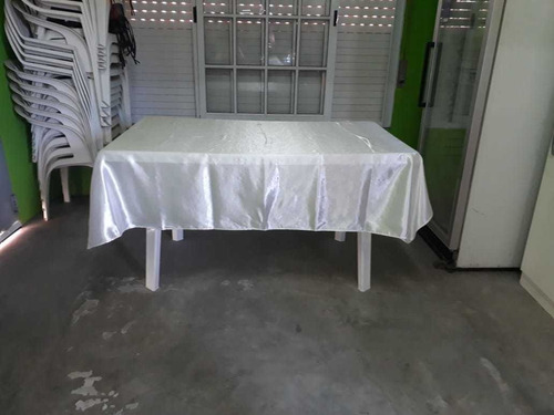 Imagen 4 de 5 de Alquiler De Horno Pizzero, Sillas Y Mesas Plasticas