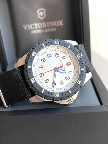 Reloj Hombre Victorinox Mod. 241676 Maverick Sport Nato Cuotas