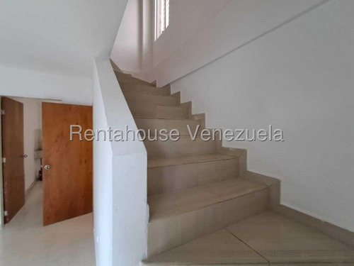 Julio Latouche 25-22510 Townhouse En Alquiler Los Aleros Guataparo, Planta Electrica 100%, Pozo De Agua, Portón Eléctrico, Vigilancia 24 Horas, Piscina, Parrillera Y Parque Infantil.