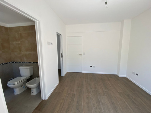 Imagen 19 de 30 de Venta Triplex 5 Ambientes Tigre C/parrilla Jardín