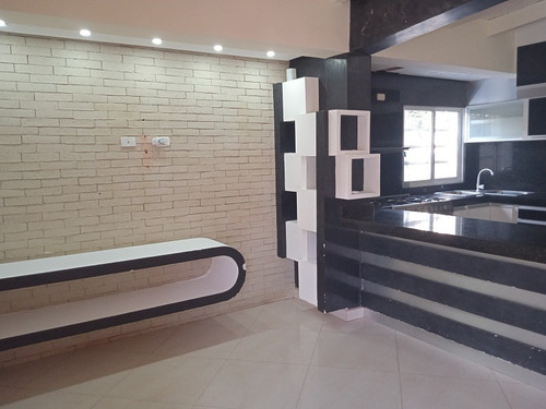 Imagen 7 de 13 de Comoda Y Moderna Casa En Alquiler