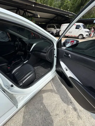 Hyundai Accent 1.6l 5 p