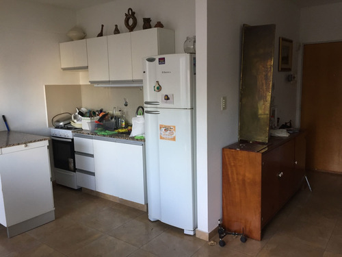 Venta 2 Amb. Con Balcón, Pileta, Muy Luminoso