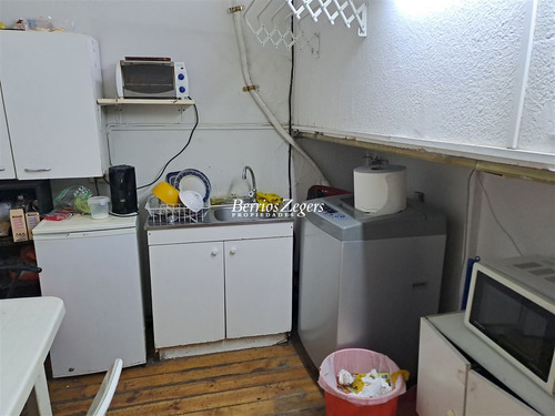 Local Comercial De 3 Niveles En Venta Cobres De Vitacura