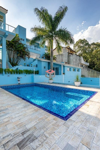 Imagem 16 de 22 de Mansão Com 700 Metros Construídos, Com Quadra De Tênis E Piscina! - 20563