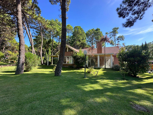Casa En Venta 4 Dormitorios En Pinamar Norte, Oportunidad, Bosque
