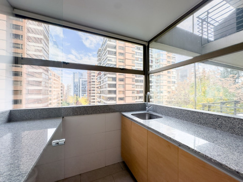 3 Dorms + Sala De Estar. 2 Estacs. Cercano Metro Manquehue