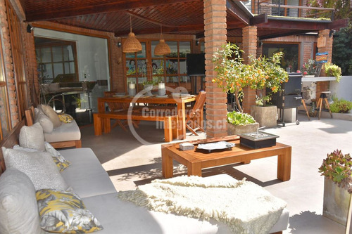 Casa En Venta En 4 Dormitorios Golf Lomas Dehesa