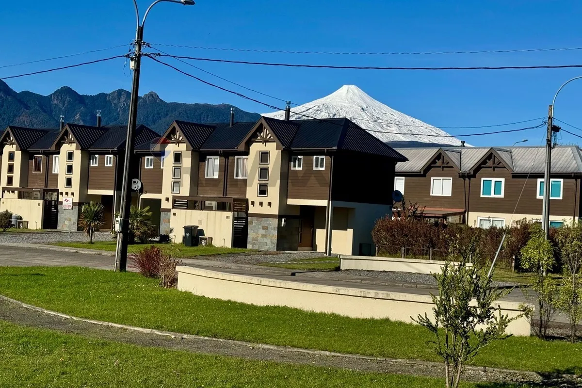 Imagen 1 de 24 de En Venta Casa Céntrica En Pucón