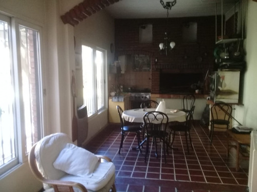 Imagen 21 de 28 de Importante Chalet De 6 Ambientes Sobre Doble Lote