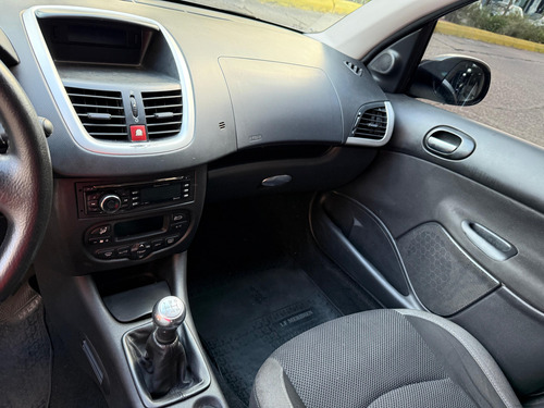Peugeot 207 1.6 Sedan Feline 106cv