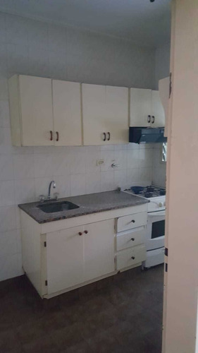Particular - Departamento En La Plata